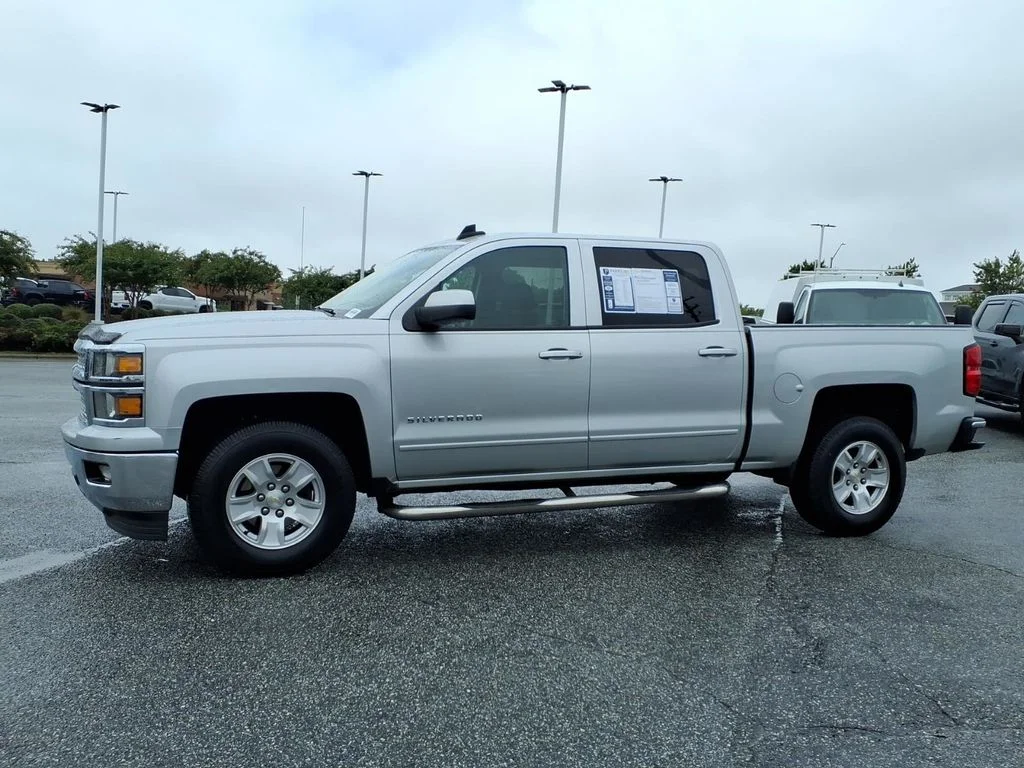 Used 2015 Silver Chevrolet LT image 29