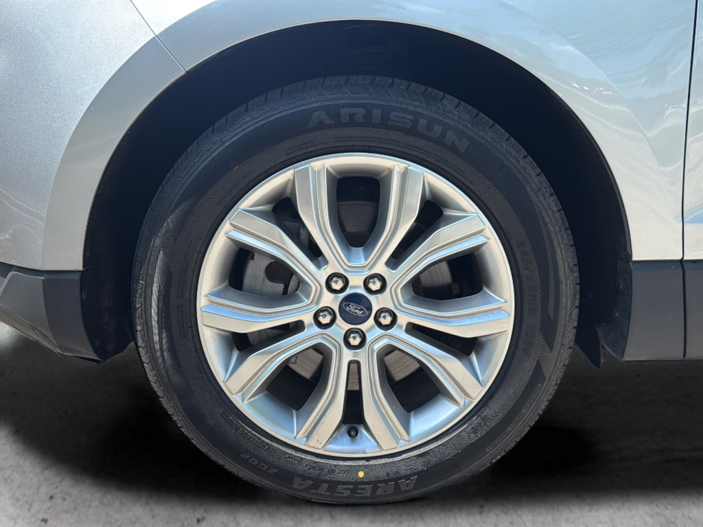 Used 2022 Silver Ford Titanium image 21