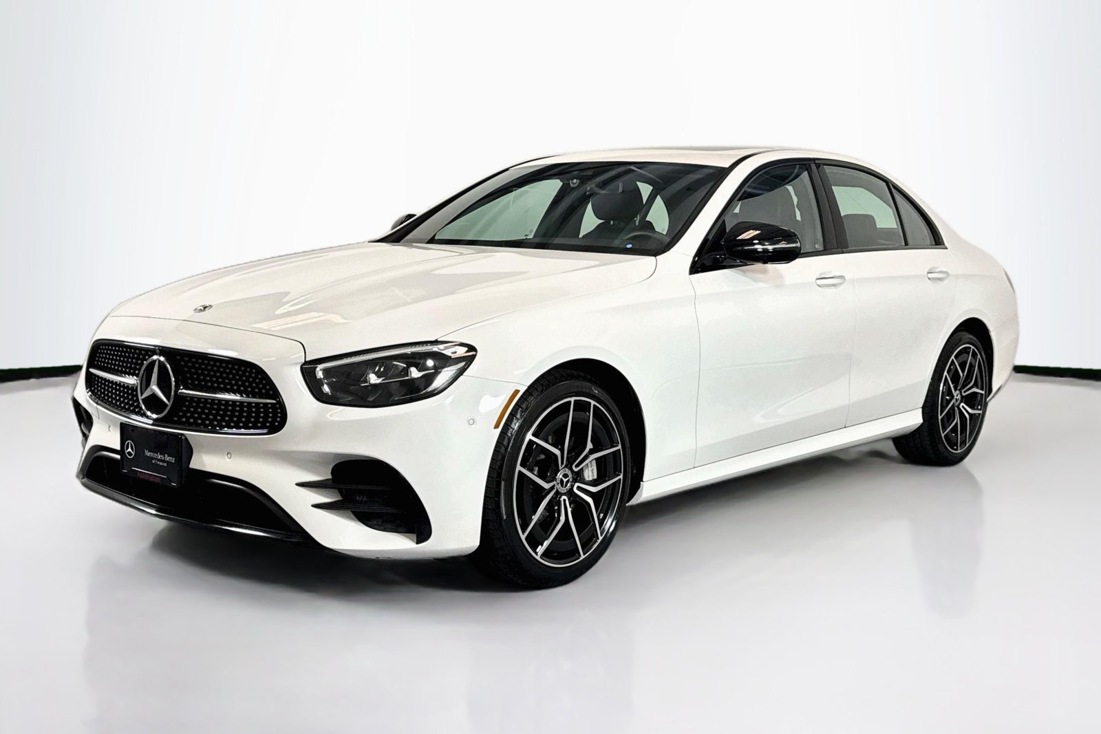 Certified Used 2022 Manufaktur Diamond White Mercedes-Benz E 350 image 1
