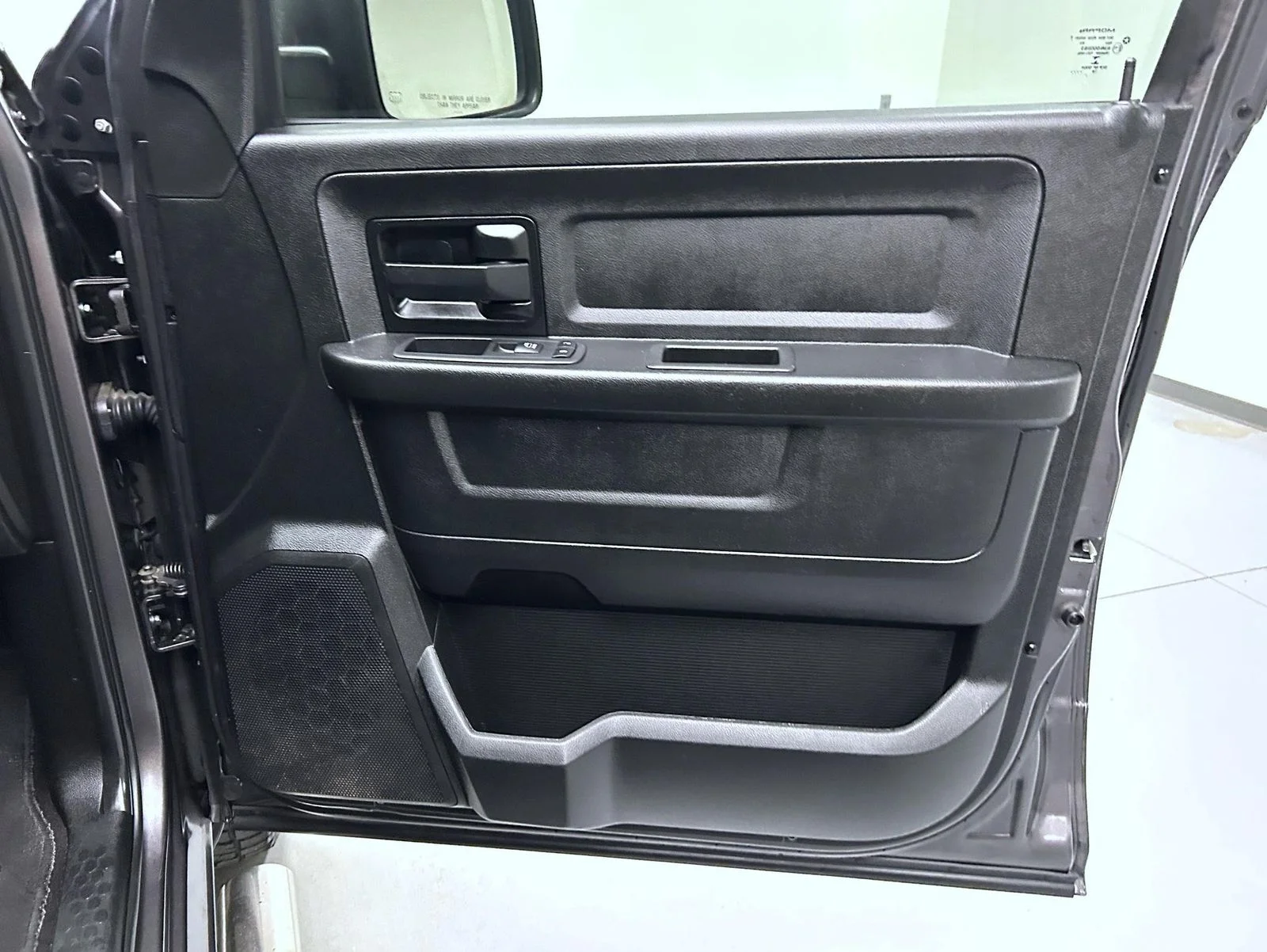 Used 2019 Gray Ram Express image 16