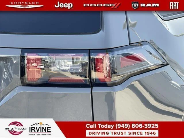 New 2026 Sting-Gray Clear-Coat Exterior Paint Jeep Laredo image 33