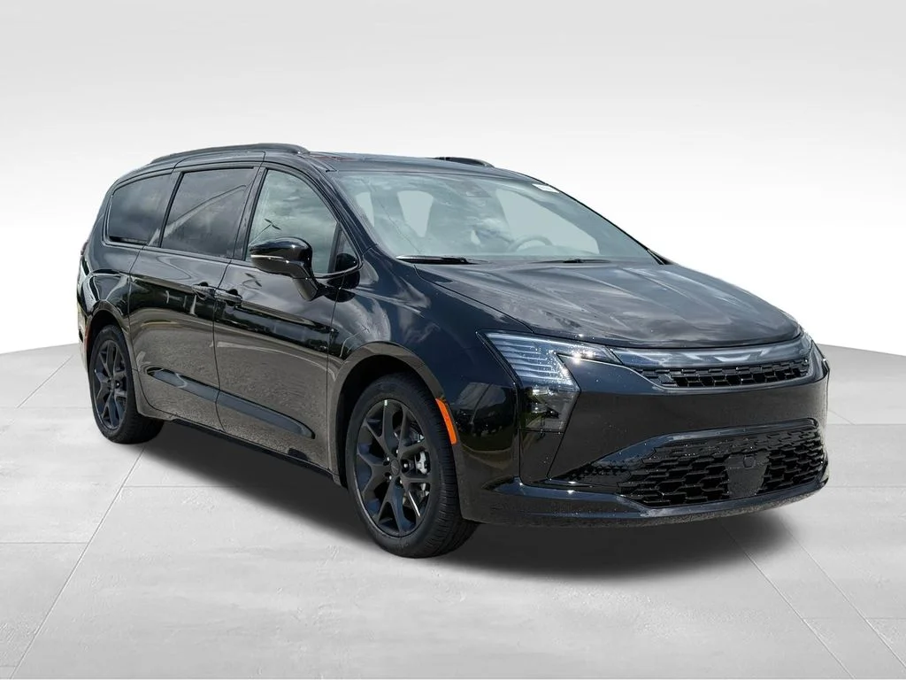 New 2027 Diamond Black Crystal Pearl-Coat Exterior Paint Chrysler Limited image 29