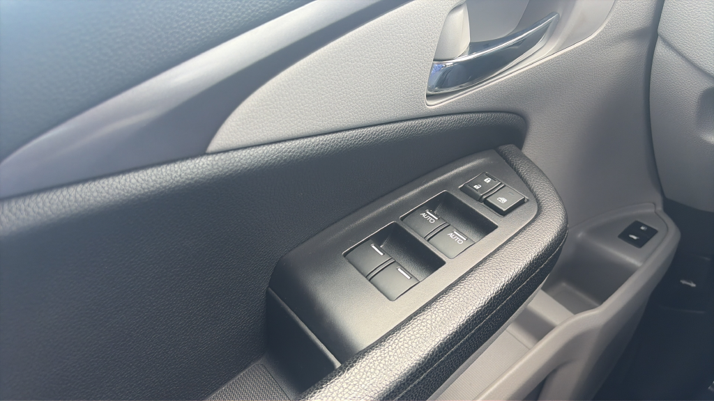 Used 2017 Blue Honda EX-L image 20