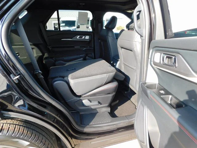 New 2026 Agate Black Metallic Ford ST image 29