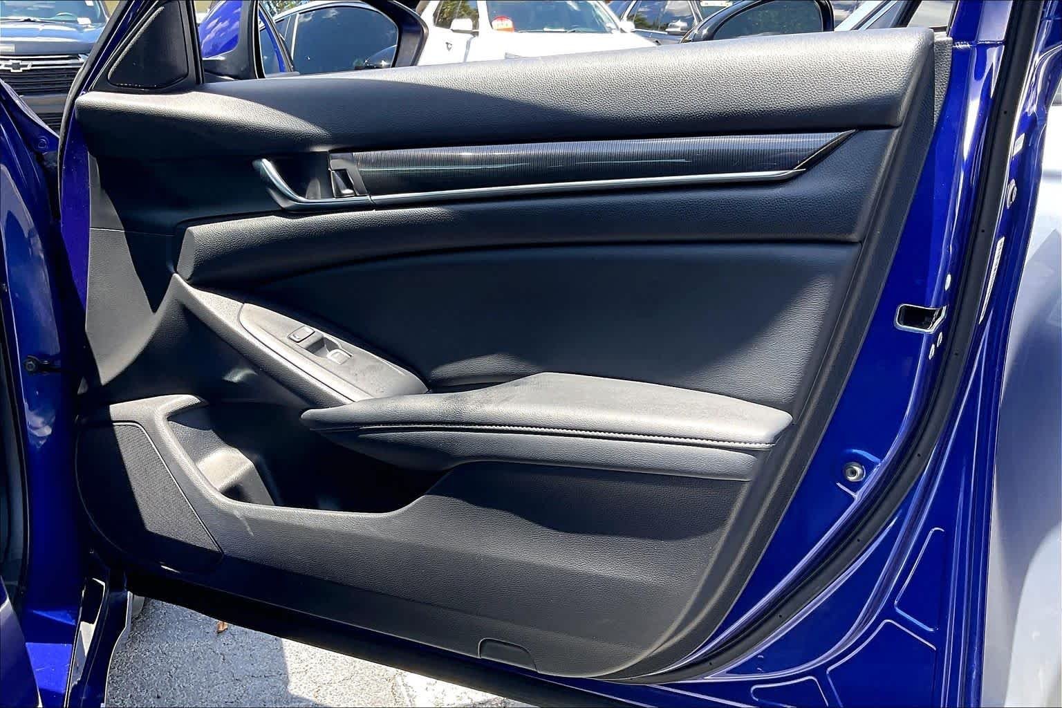 Used 2018 Still Night Pearl Honda Sport 1.5T image 23