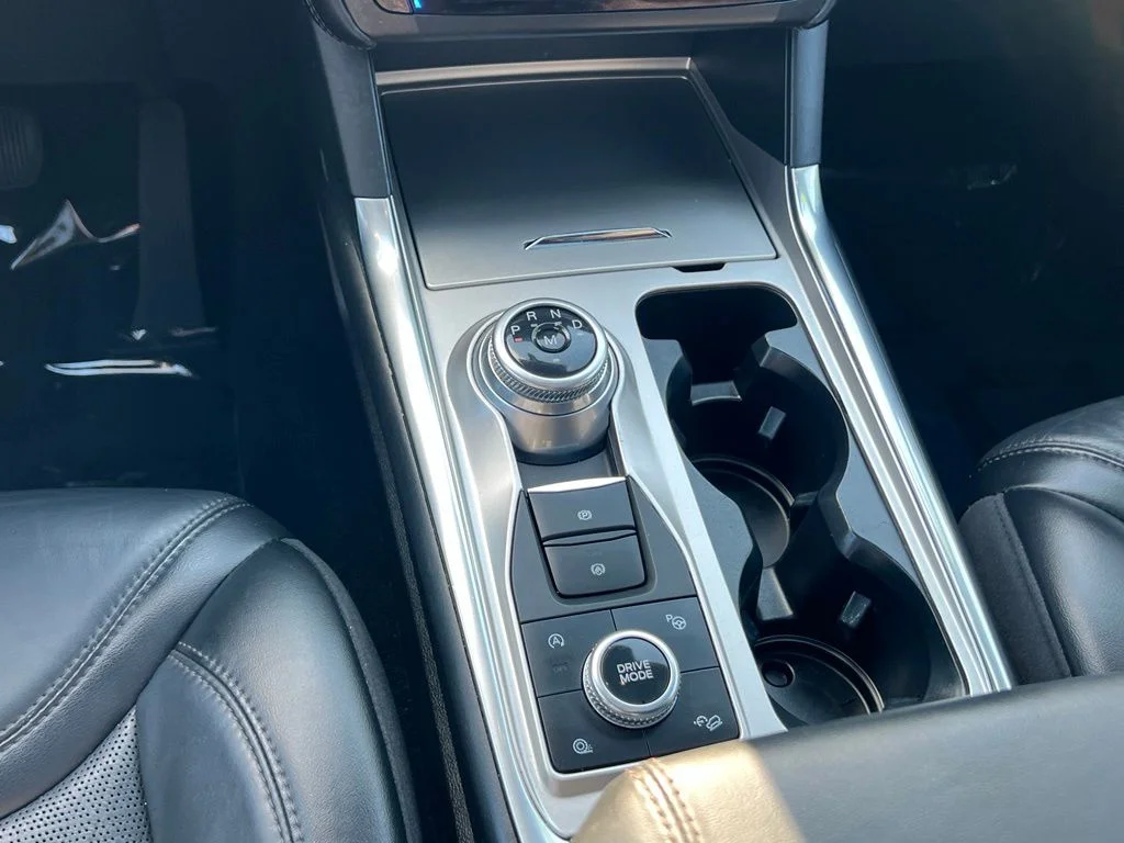 Used 2020 Star White Ford Platinum image 19