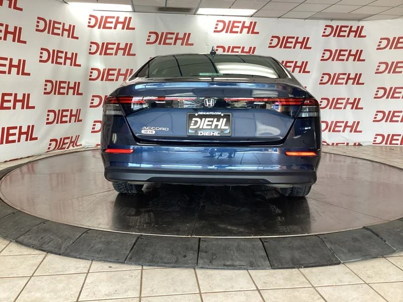 Used 2023  Honda EX image 6