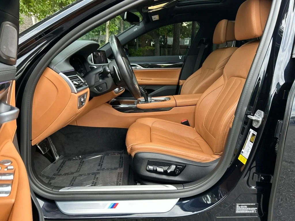 Used 2021 Black BMW 740i image 14