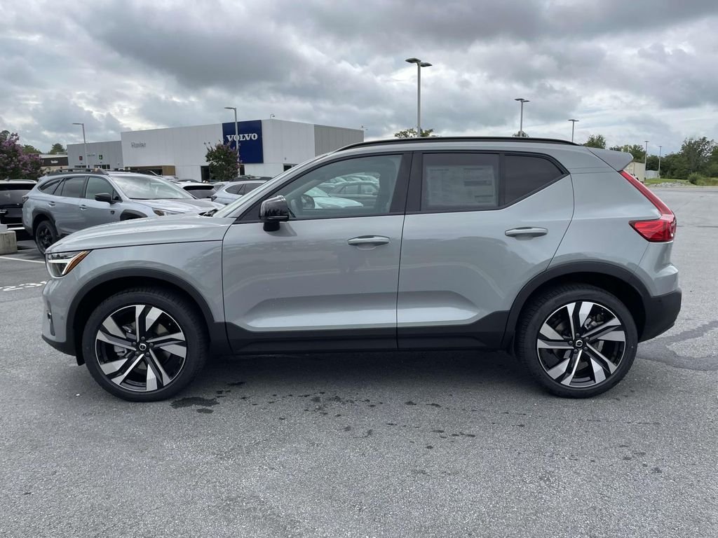 2026 Volvo XC40 Plus - Photo 29