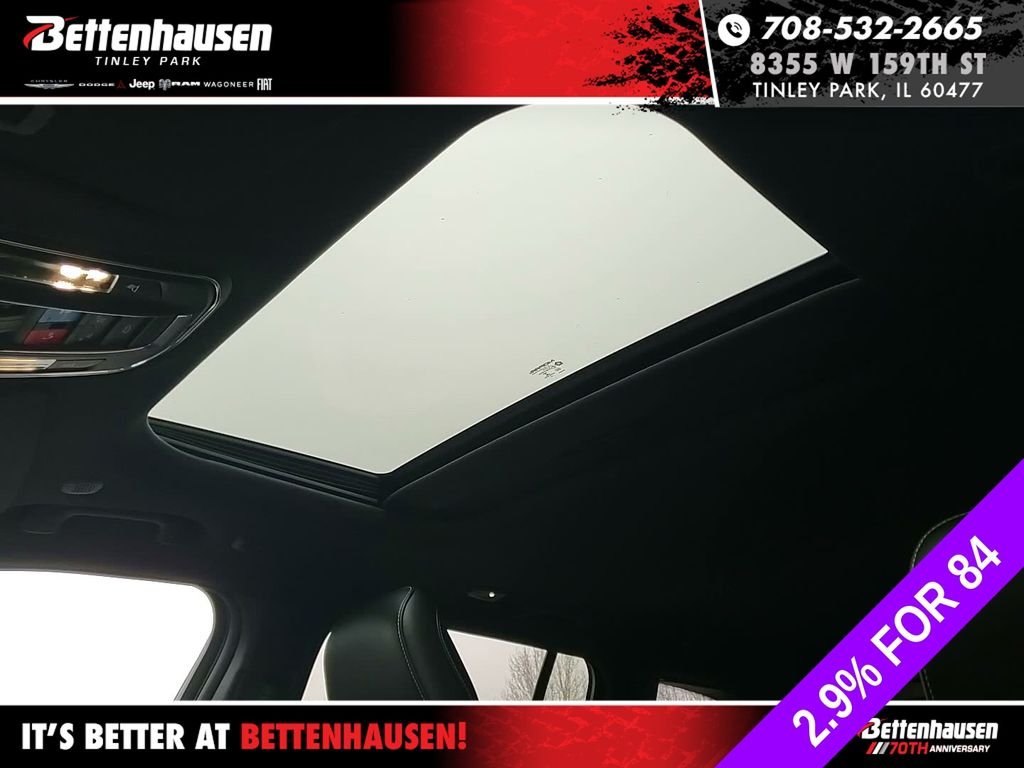 New 2026 Diamond Black Crystal Pearl-Coat Exterior Paint Jeep Laredo image 24