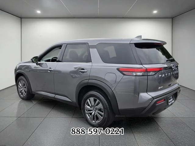 Used 2022 Gray Nissan S image 3