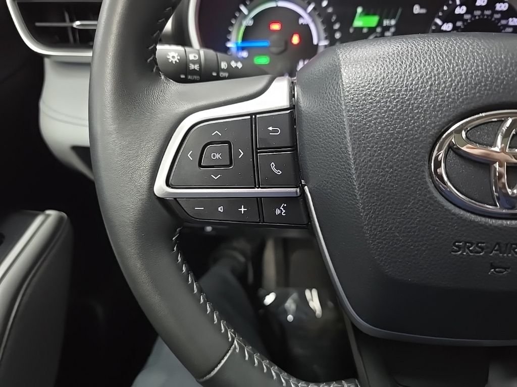 Used 2024 Black Toyota XLE image 20