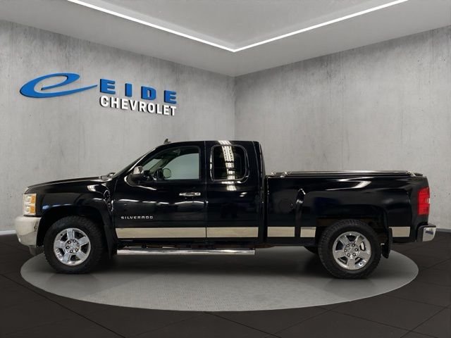 Used 2013 Black Chevrolet LT image 9