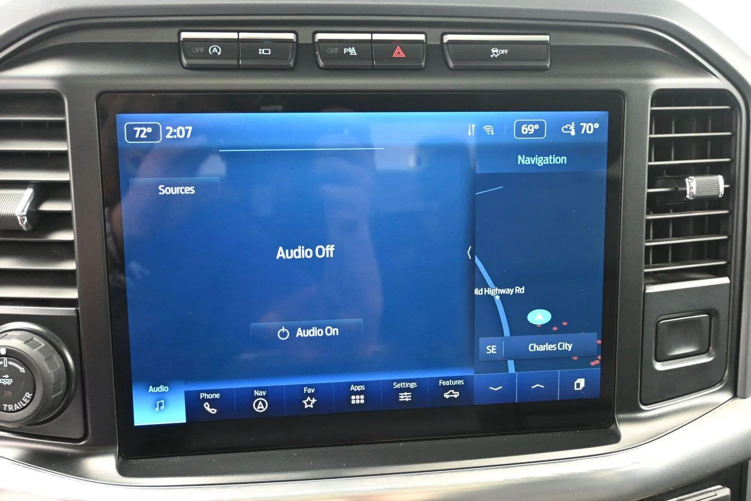 Used 2023 Azure Gray Metallic Tri-Coat Ford LARIAT image 32