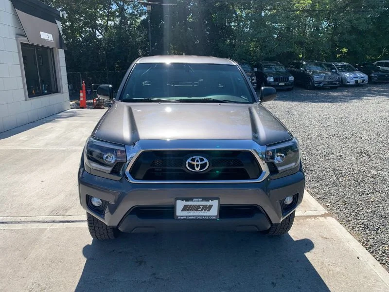 Used 2015 Gray Toyota Pickup 4D 6 ft image 16