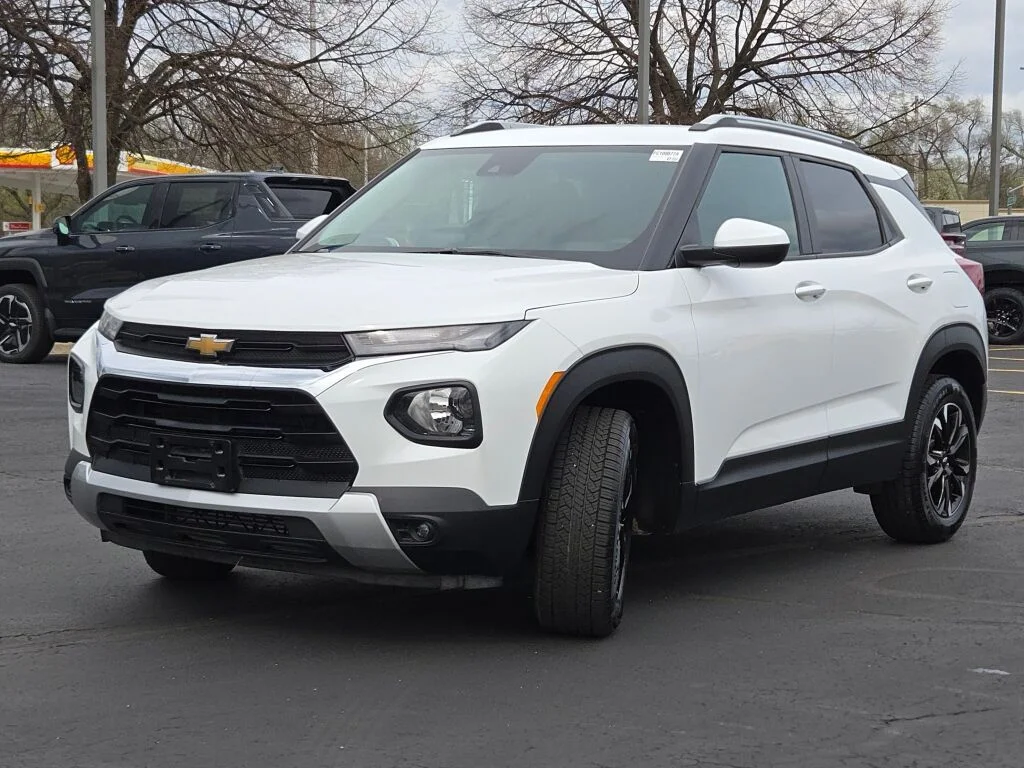 Used 2023 White Chevrolet LT image 5