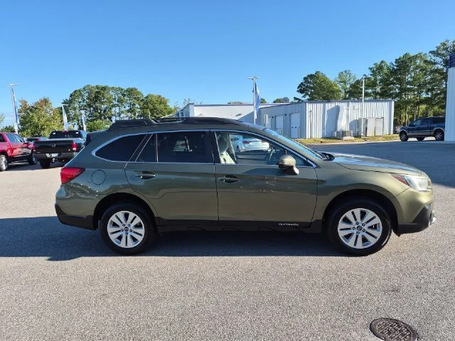 Used 2019 Green Subaru 2.5i Premium image 2