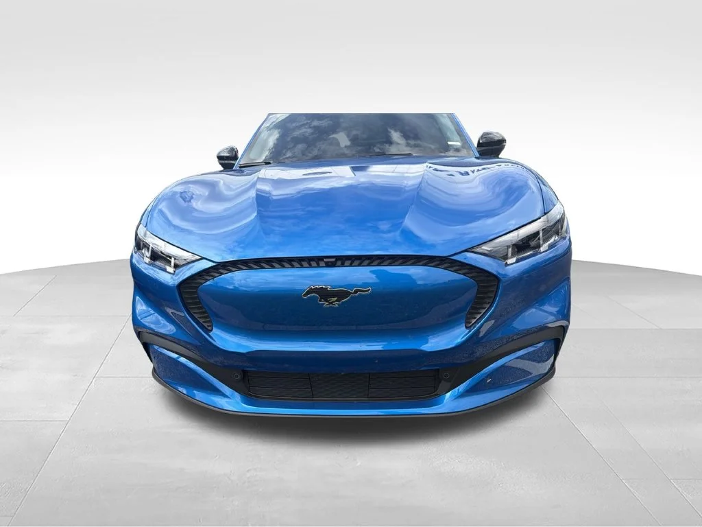 Used 2025 Blue Ford Select image 2