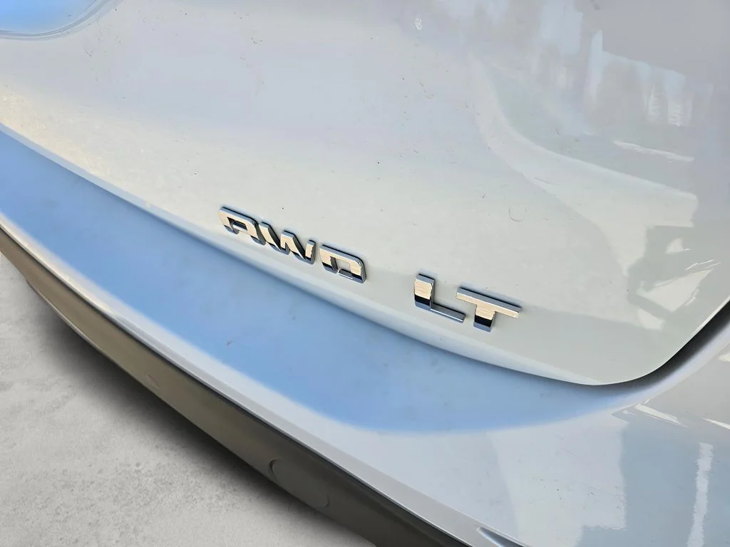 Used 2023 Summit White Chevrolet LT image 31