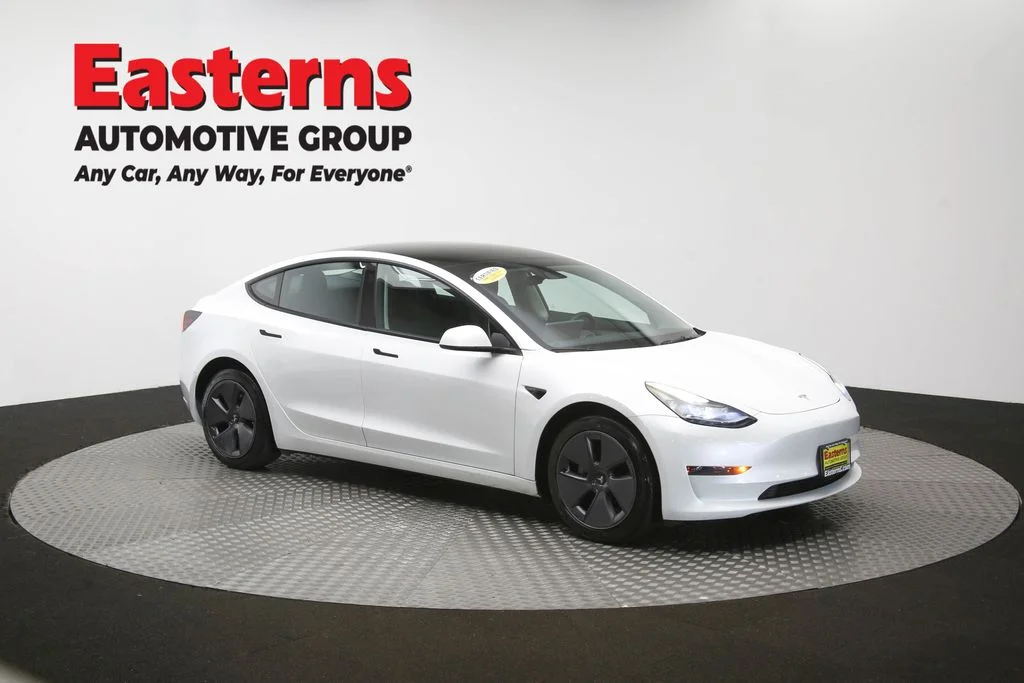 Used 2023 White Tesla Base image 43