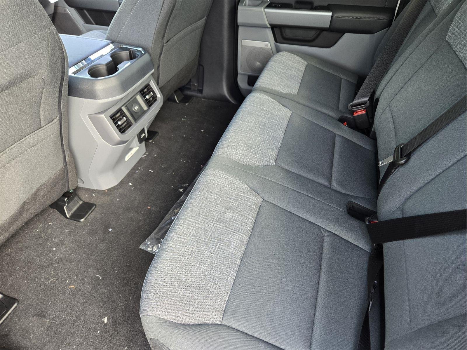 New 2026 Oxford White Ford F-250® XLT image 18
