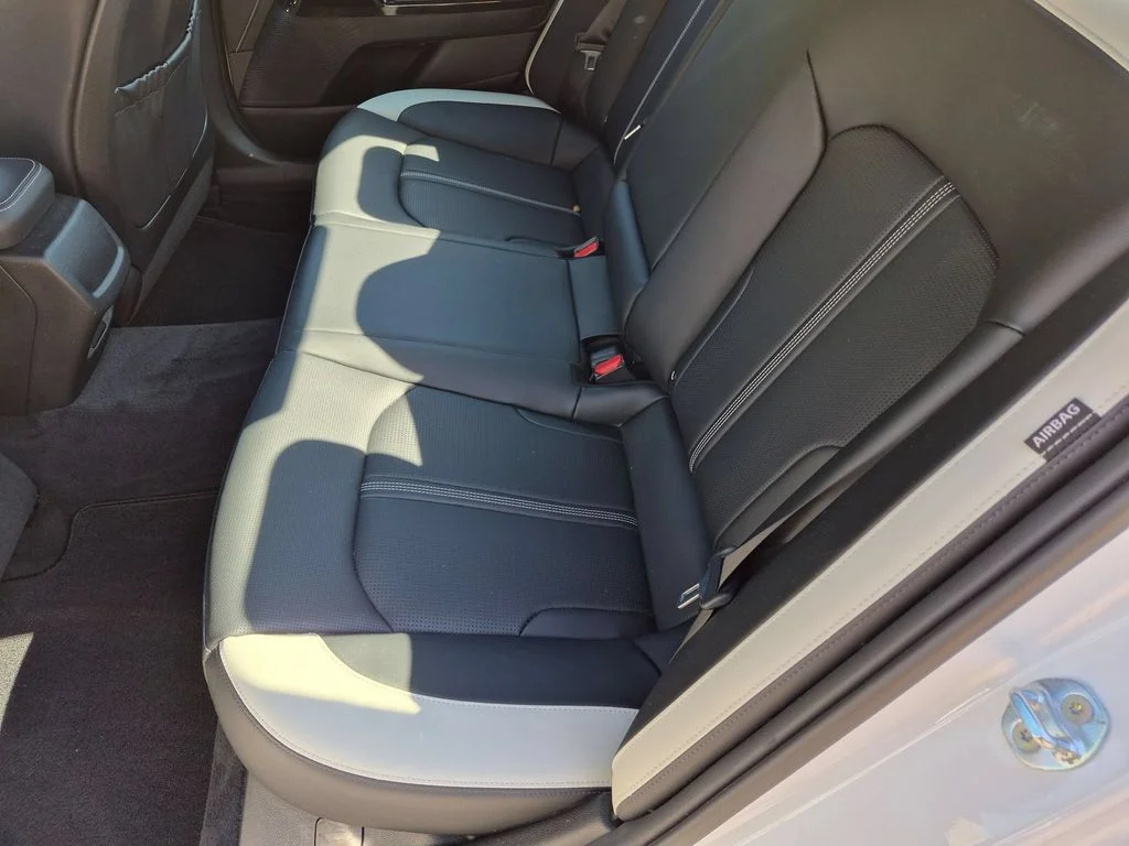 Used 2025 White Kia GT-Line image 22