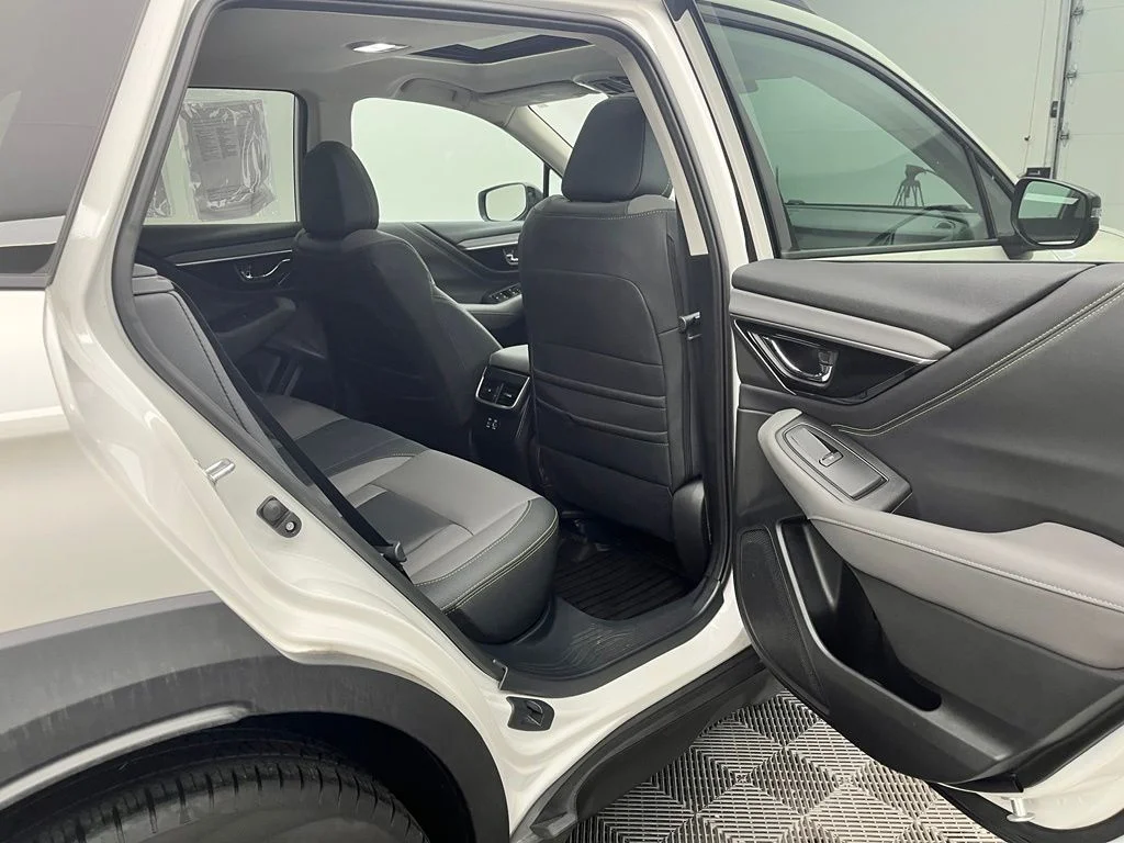 Used 2023 White Subaru Onyx Edition image 36