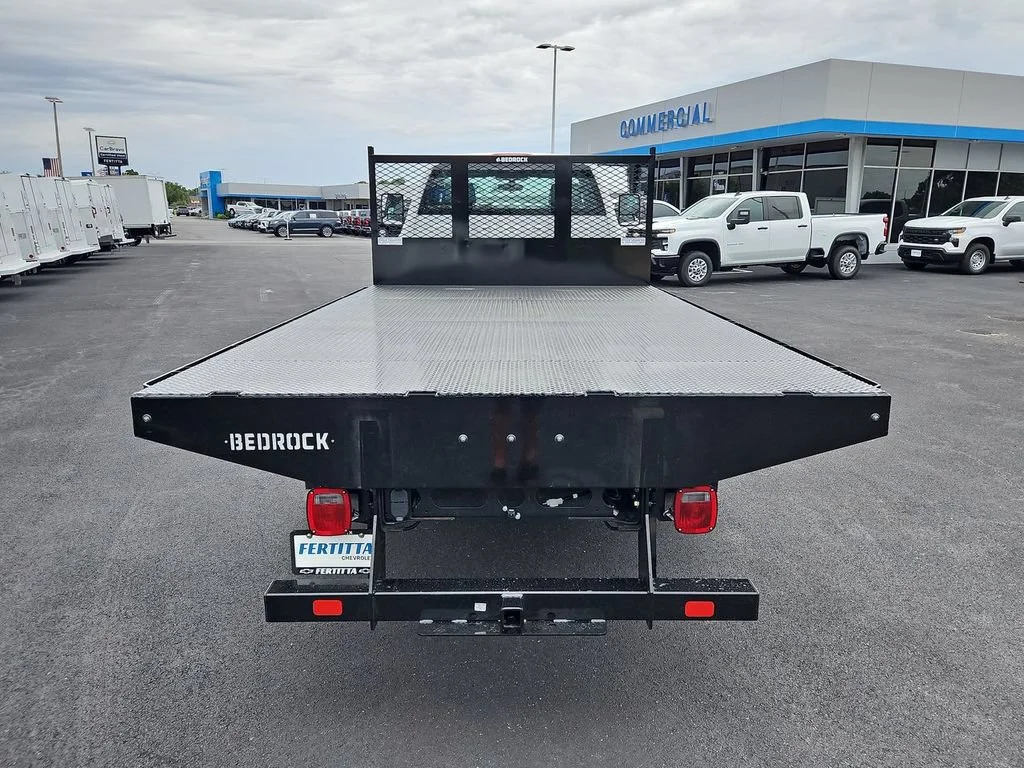 New 2024 Summit White Chevrolet Work Truck image 17