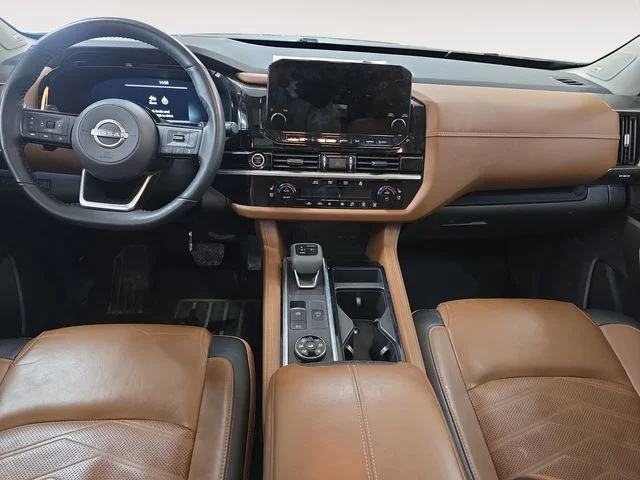 Used 2024 Gray Nissan Platinum image 10