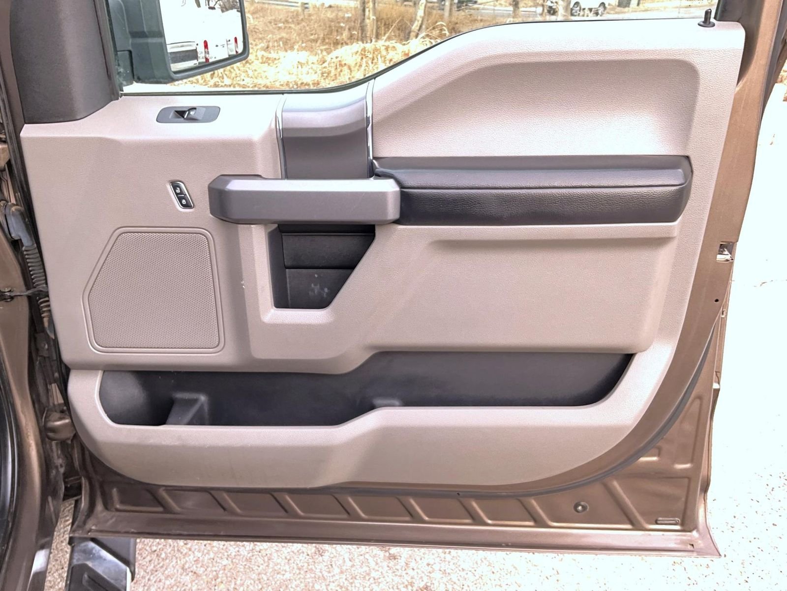 Used 2016 Brown Ford XLT image 16