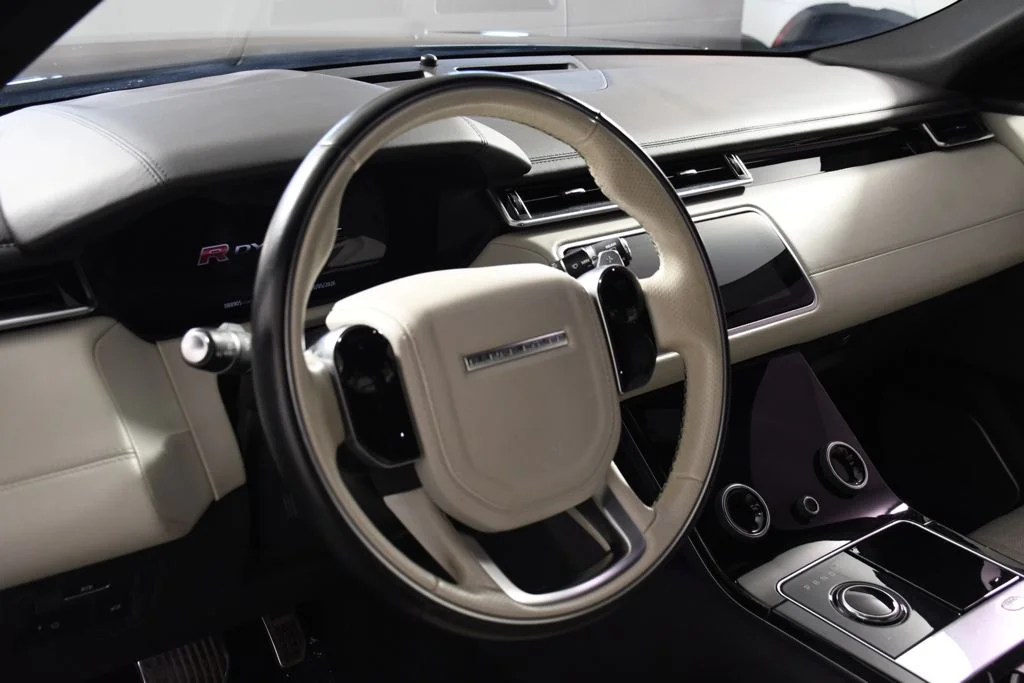 Used 2018 Santorini Black Land Rover HSE R-Dynamic image 13