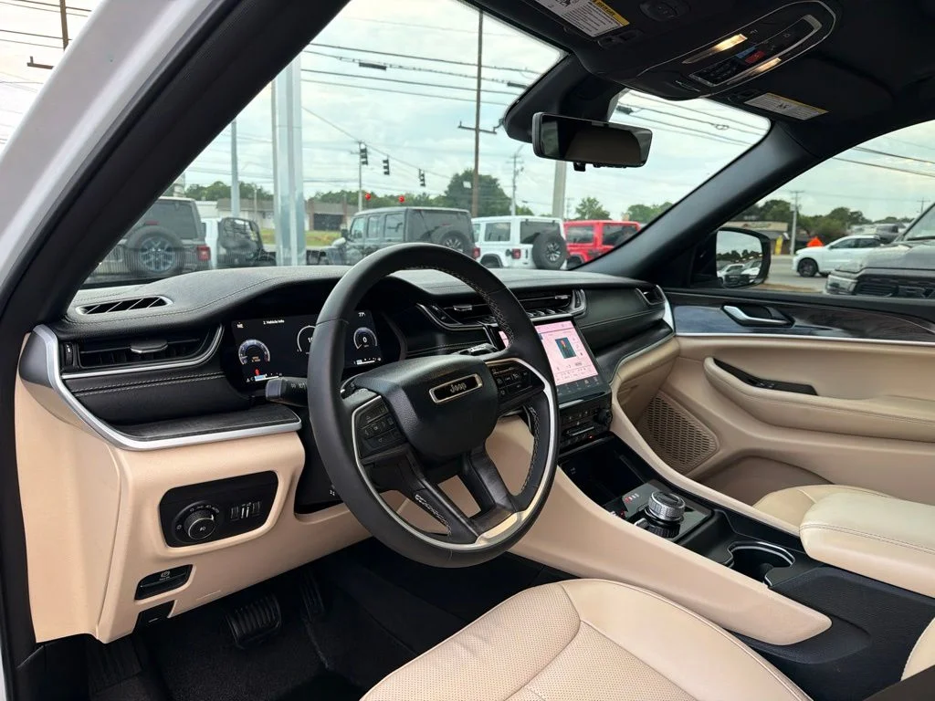 Used 2024 White Jeep Limited image 37