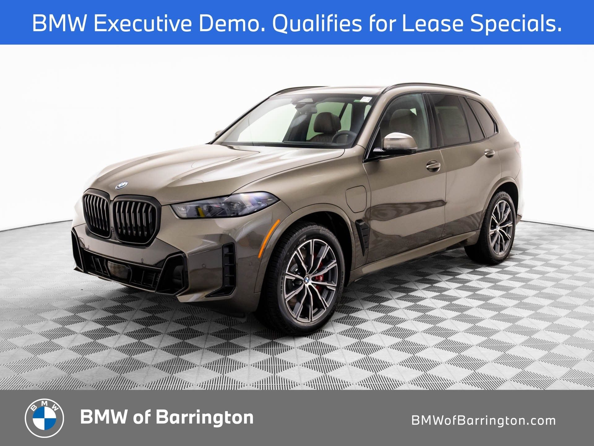 New 2026 Manhattan Green Metallic BMW xDrive50e image 1