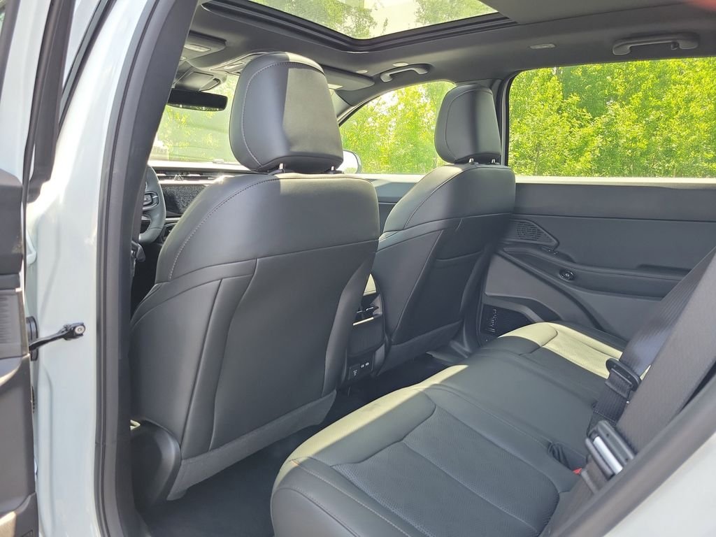 New 2026 Bright White Clear-Coat Exterior Paint Jeep Overland image 13