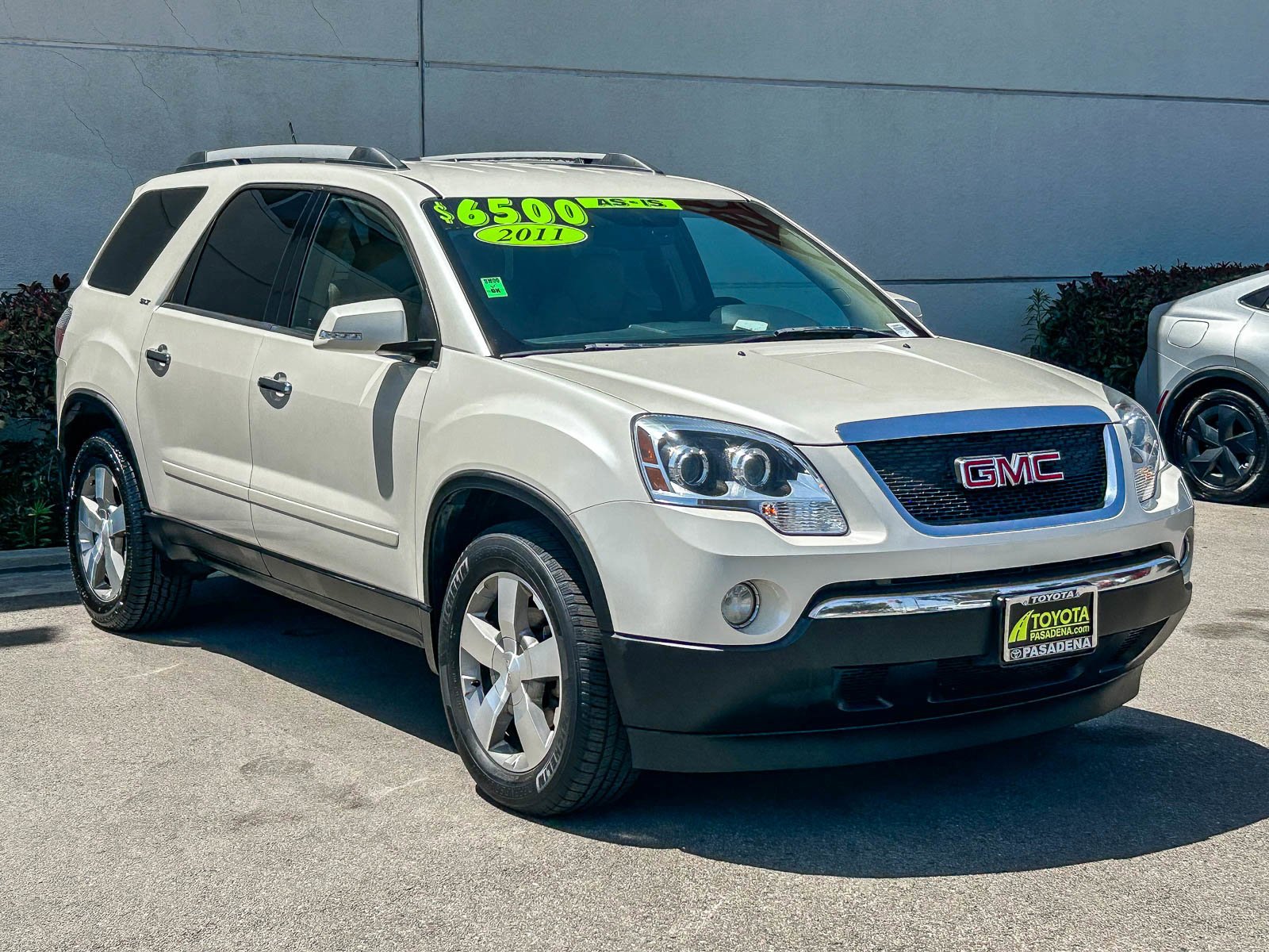 Used 2011 WHITE DIAMOND TRI GMC SLT2 image 3