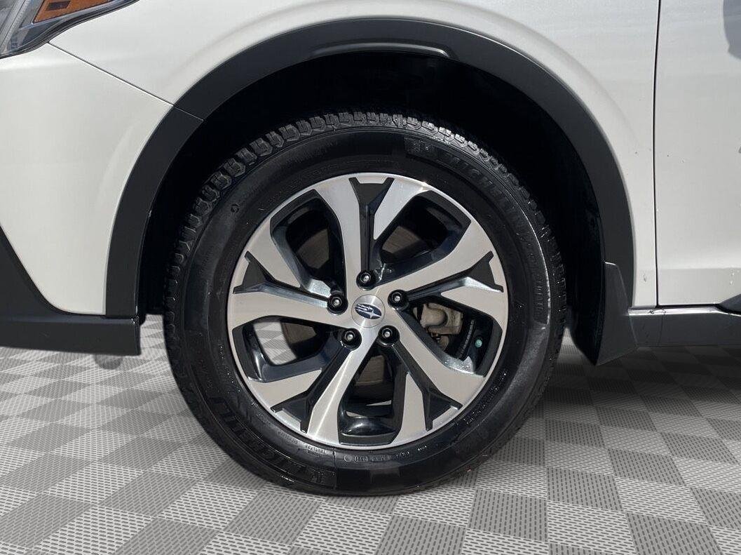 Used 2022 Crystal White Pearl Subaru Touring image 8