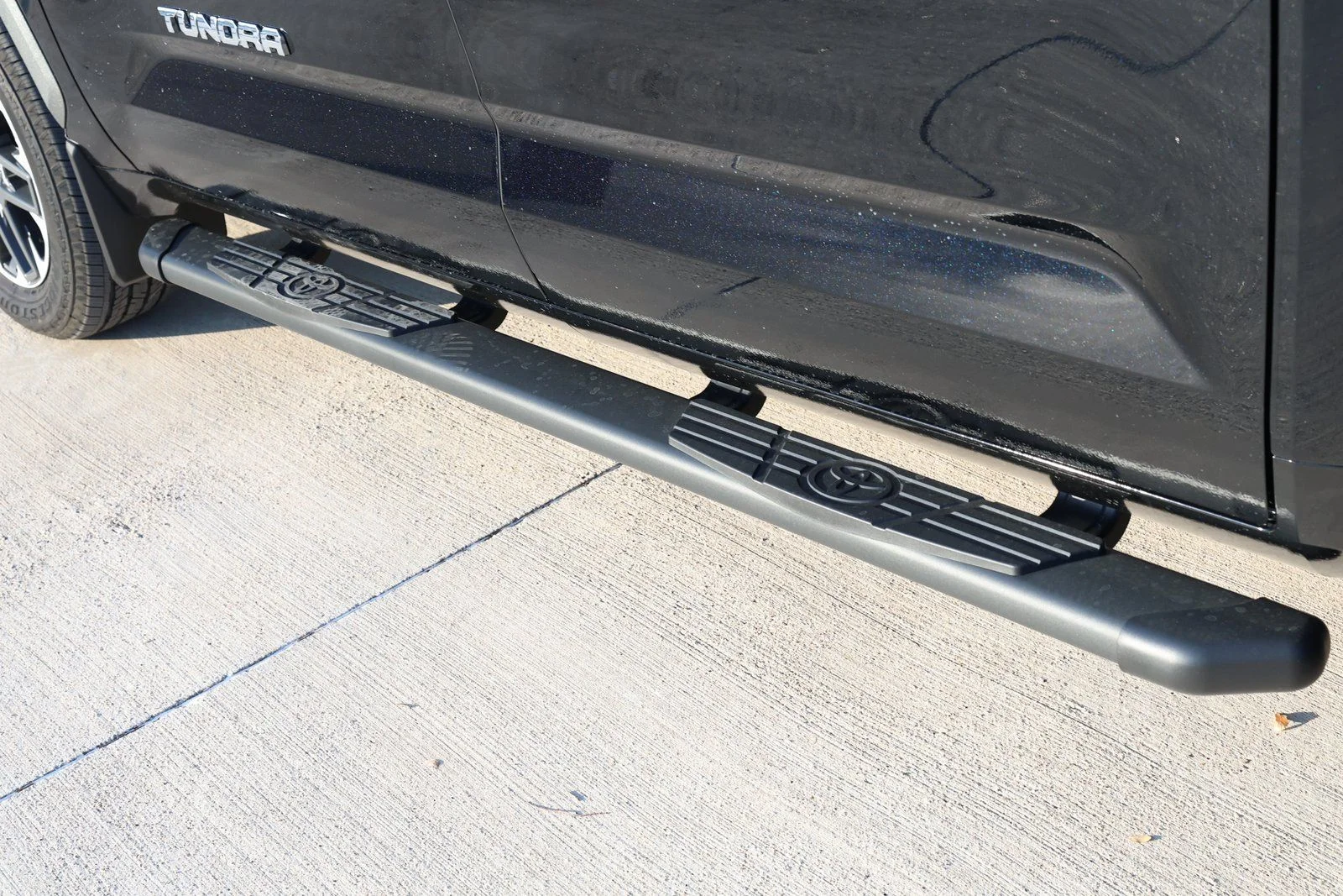 2026 Toyota Tundra Limited - Photo 9