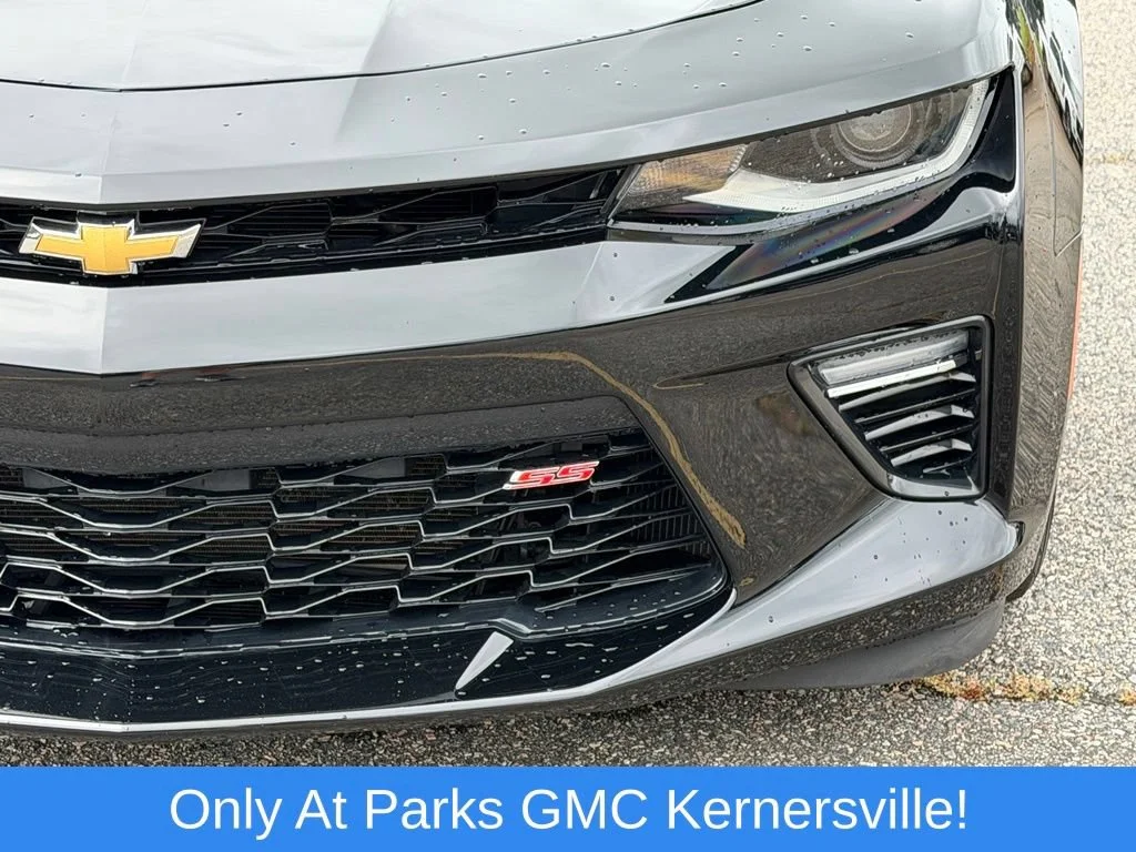 Used 2018 BLACK Chevrolet 1SS image 10