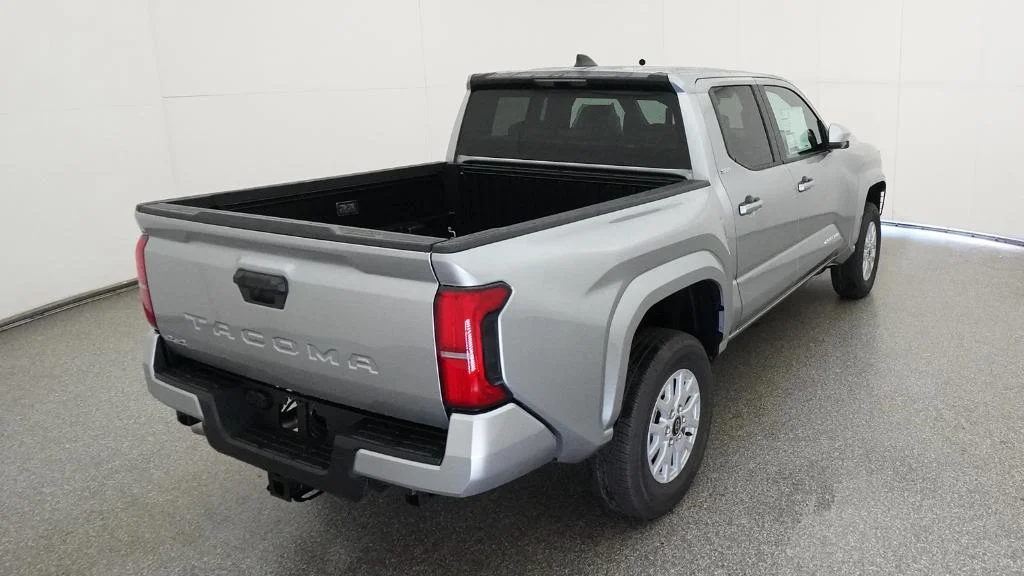 2026 Toyota Tacoma SR5 - Photo 14