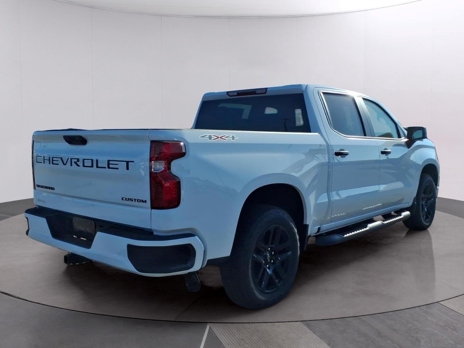 New 2026 Summit White Chevrolet Custom image 5