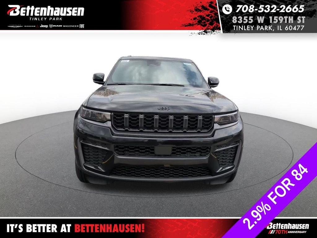 New 2026 Diamond Black Crystal Pearlcoat Jeep Altitude image 4