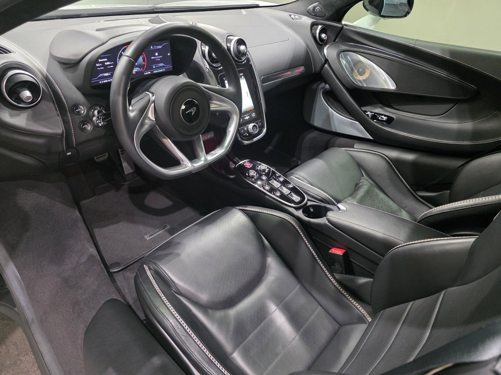 Used 2023 Silica White McLaren  image 7