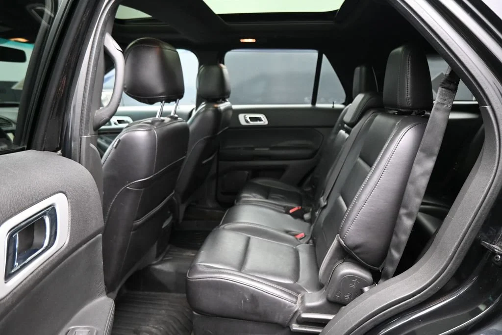 Used 2013 Black Ford Limited image 24