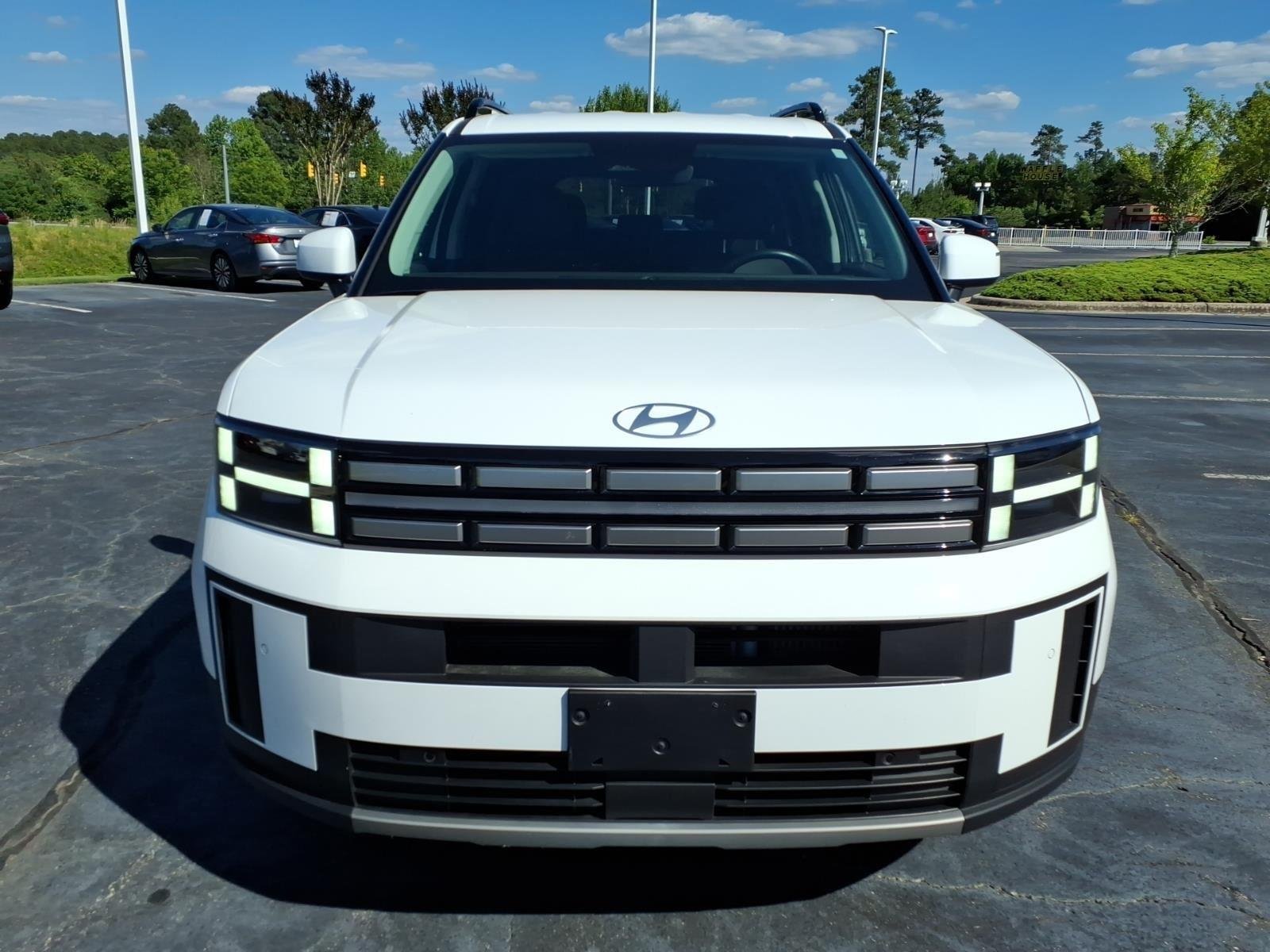 Used 2025 Serenity White Hyundai SEL image 9