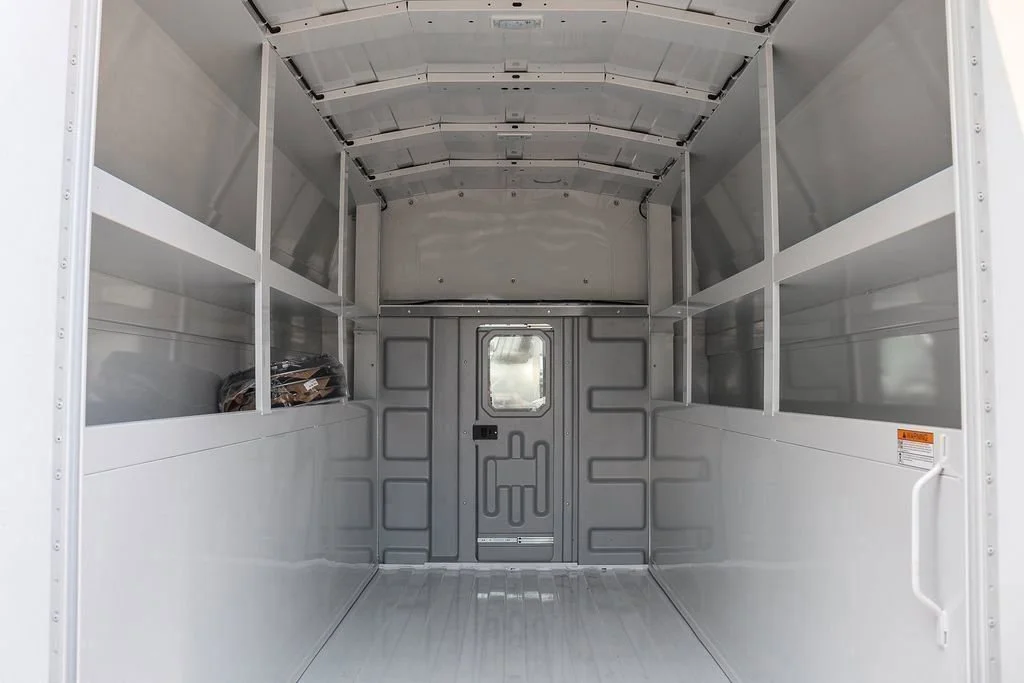 New 2026 Oxford White Ford E-350 SRW image 31