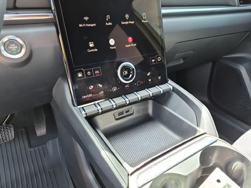 New 2027 Summit White GMC Elevation image 25