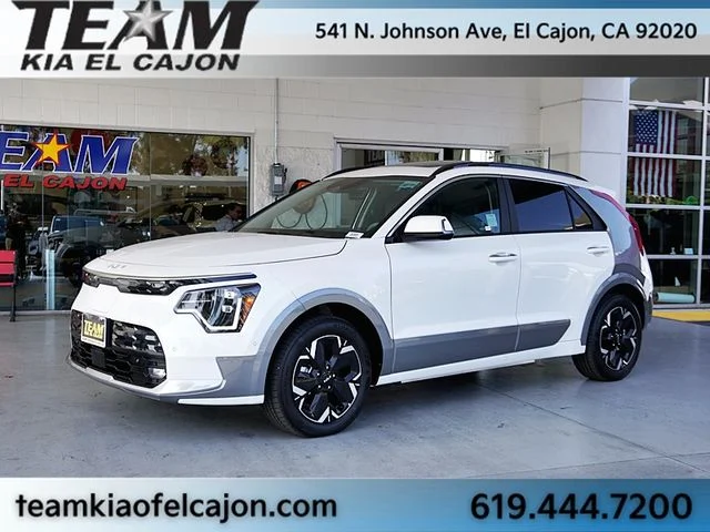 New 2026 White Kia Wave image 5
