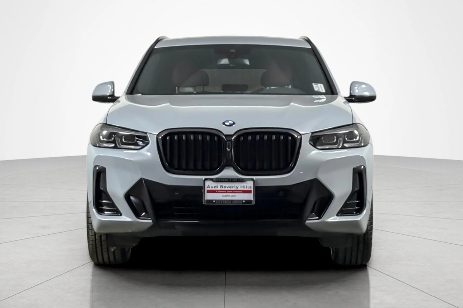 Used 2024 GRAY BMW sDrive30i Sports Activity Vehicle image 8