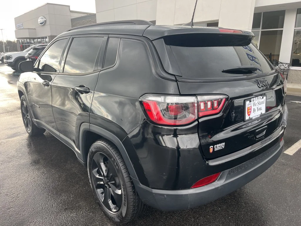 Used 2021 Diamond Black Jeep Latitude image 3