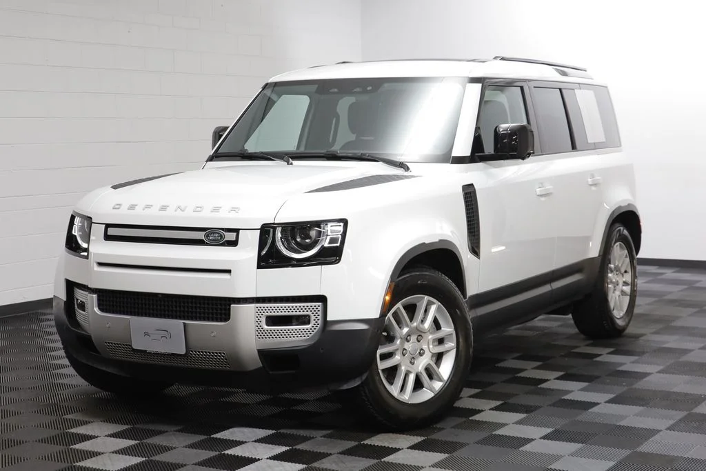 2025 Land Rover Defender 110 S P400's photo